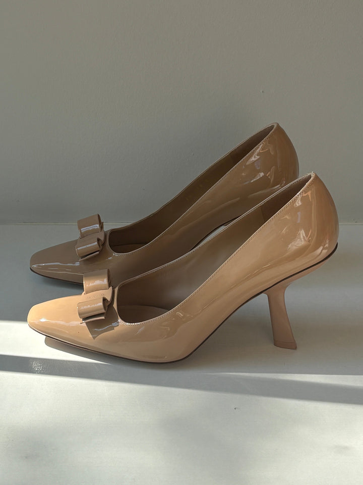 Salvatore Ferragamo Nude Patent Leather Vara Bow Pumps