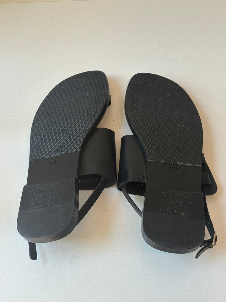 Chanel 2021 Black Leather CC Logo Toe-Ring Sandals