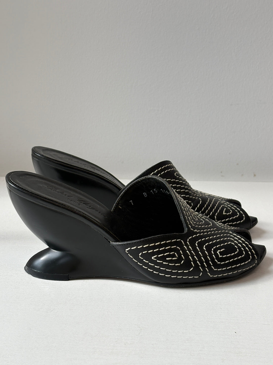 Robert Clergerie Black Leather Sculpted-Heel Mules with Contrast Stitching